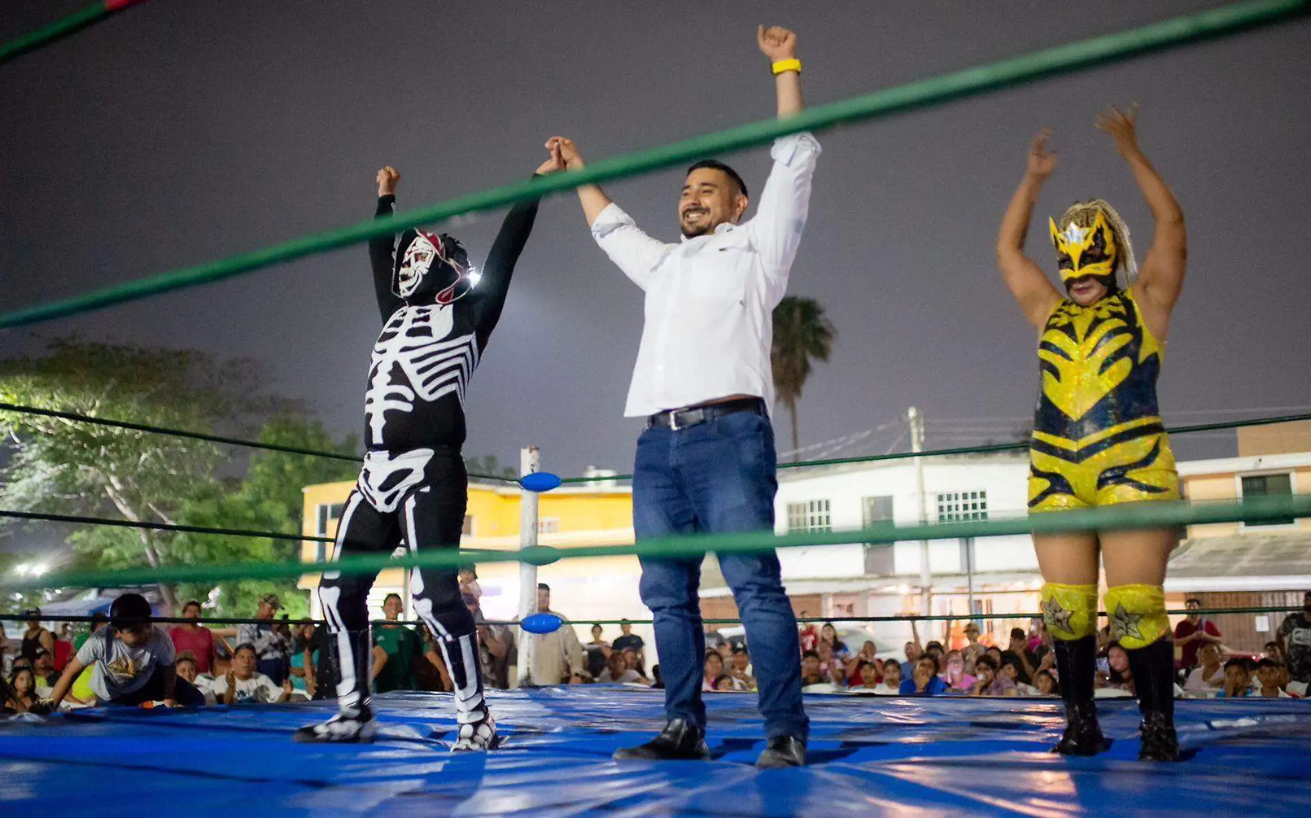 Candidato del PRD a la alcaldía de Altamira celebra a los niños de con función de lucha libre Miguel Díaz